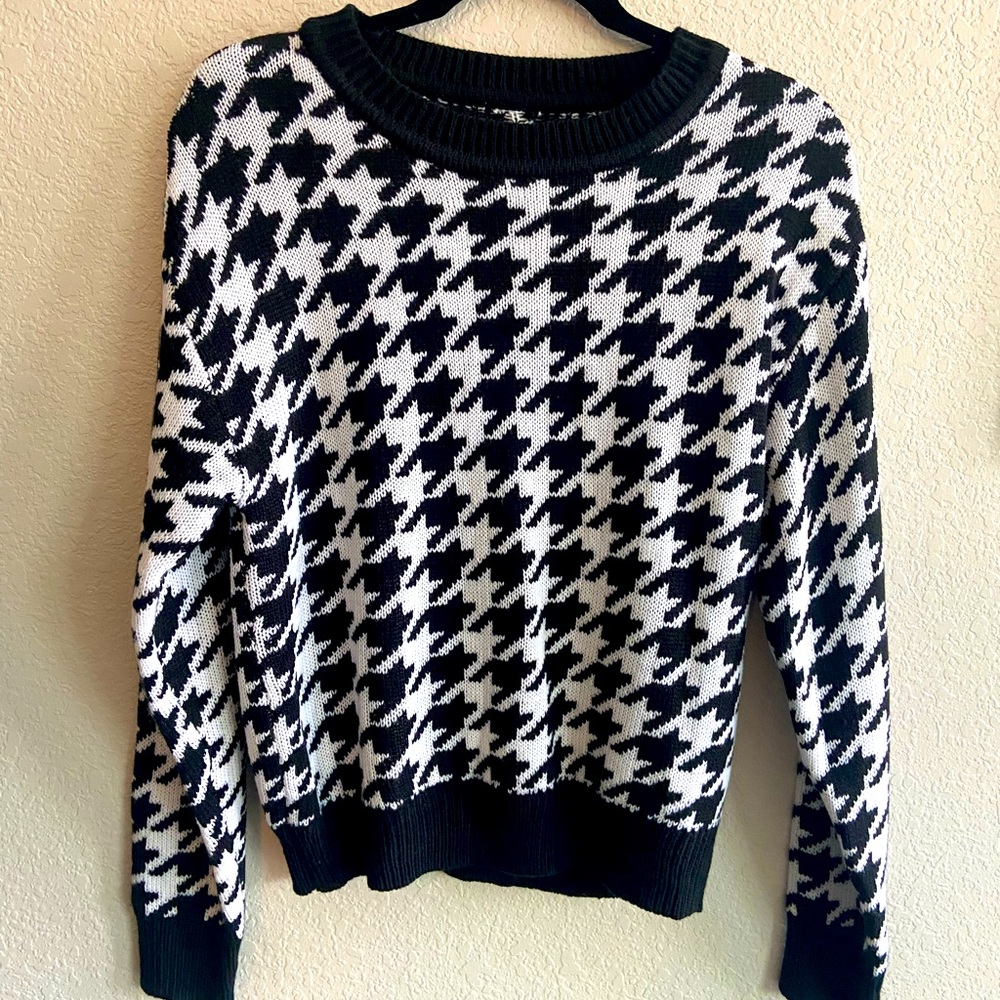 NWOT B&W Sweater
